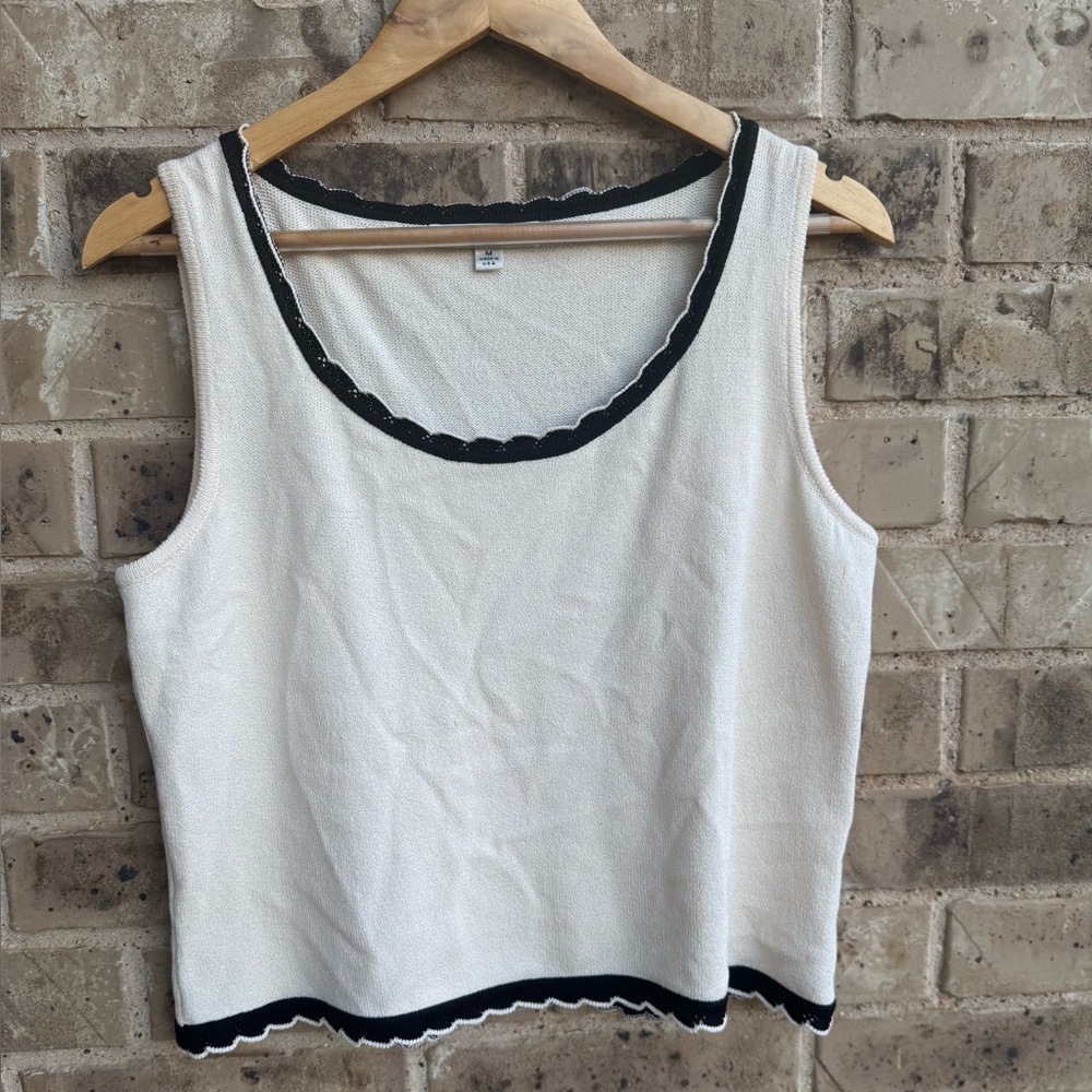 St. John Cream and Black Knit Trim Tank Top Size Medium